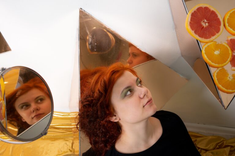 mirror psychology